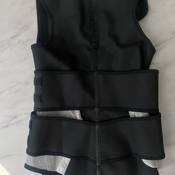 Waist Trainer - Picture 6 of 17